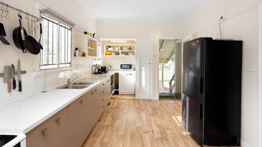 Top Mistakes Brisbane Homeowners Make During Kitchen & Bathroom Renos
